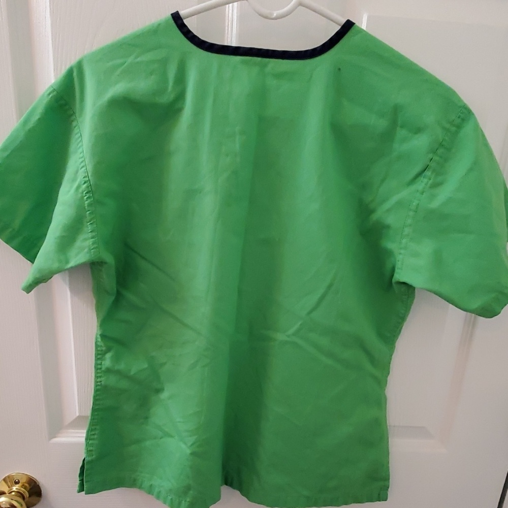 Scrubs - Picture 2 of 2